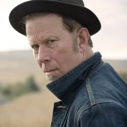 Tom Waits – What Keeps Mankind Alive (Remastered)