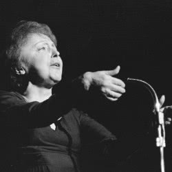 Edith Piaf – C'Etait Un Jour De Fête