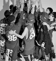 Exo – LOVE ME RIGHT