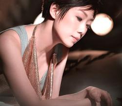 Sandy Lam – Hai Kuo Tian Kong (2011 Live in Hong Kong)